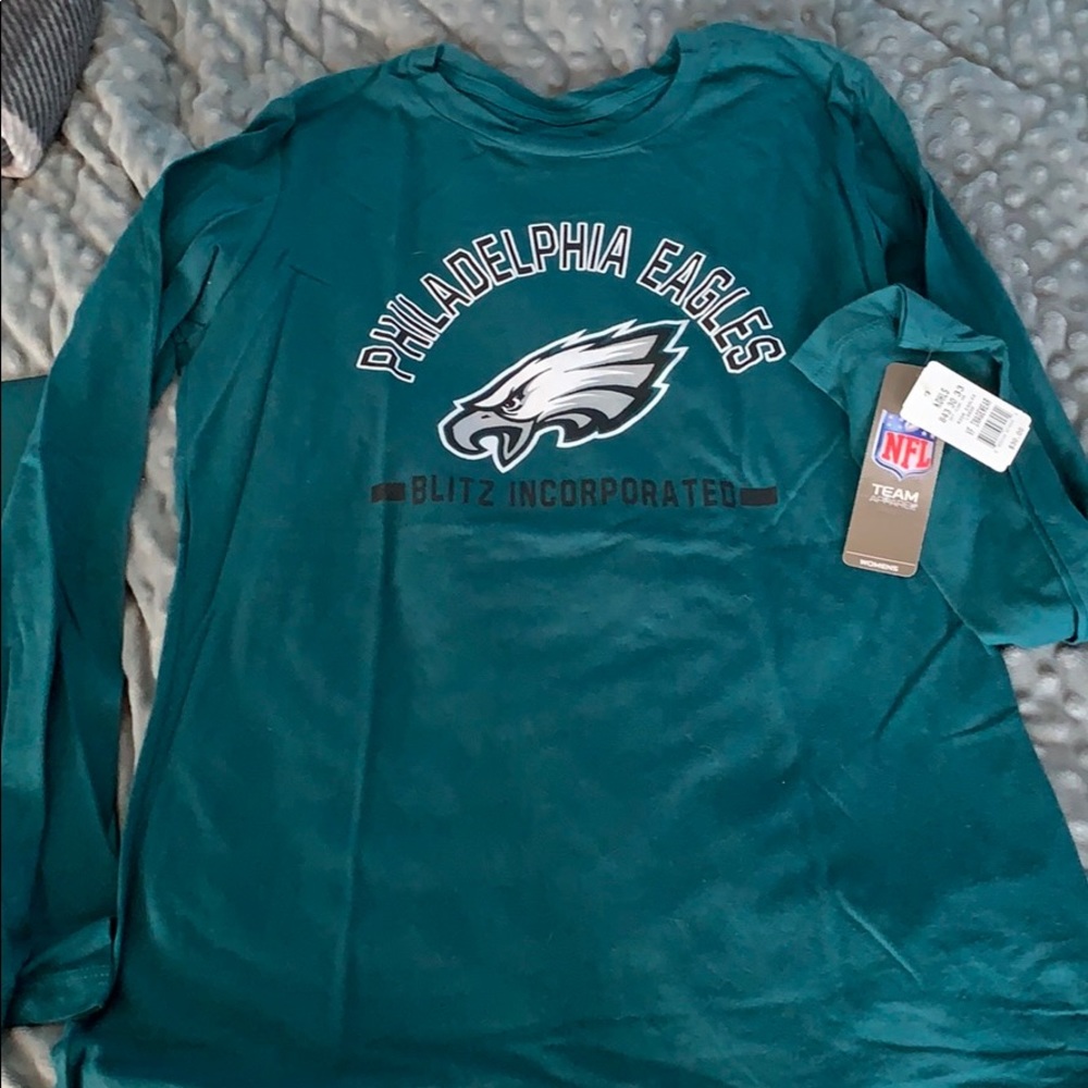 Size large Philadelphia Eagles long sleeve NWT